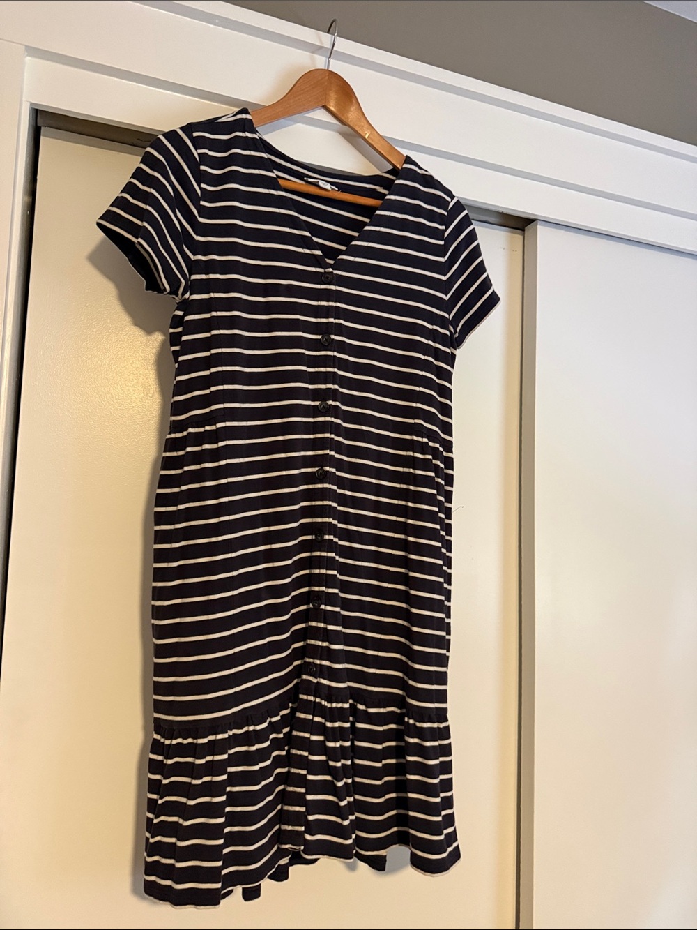 J. Jill T-Shirt Navy White Stripe Button Tiered Midi Dress